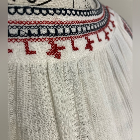 Como Vintage Embroidered White Sleeveless Cold Shoulder Top Size Large - Picture 7 of 13